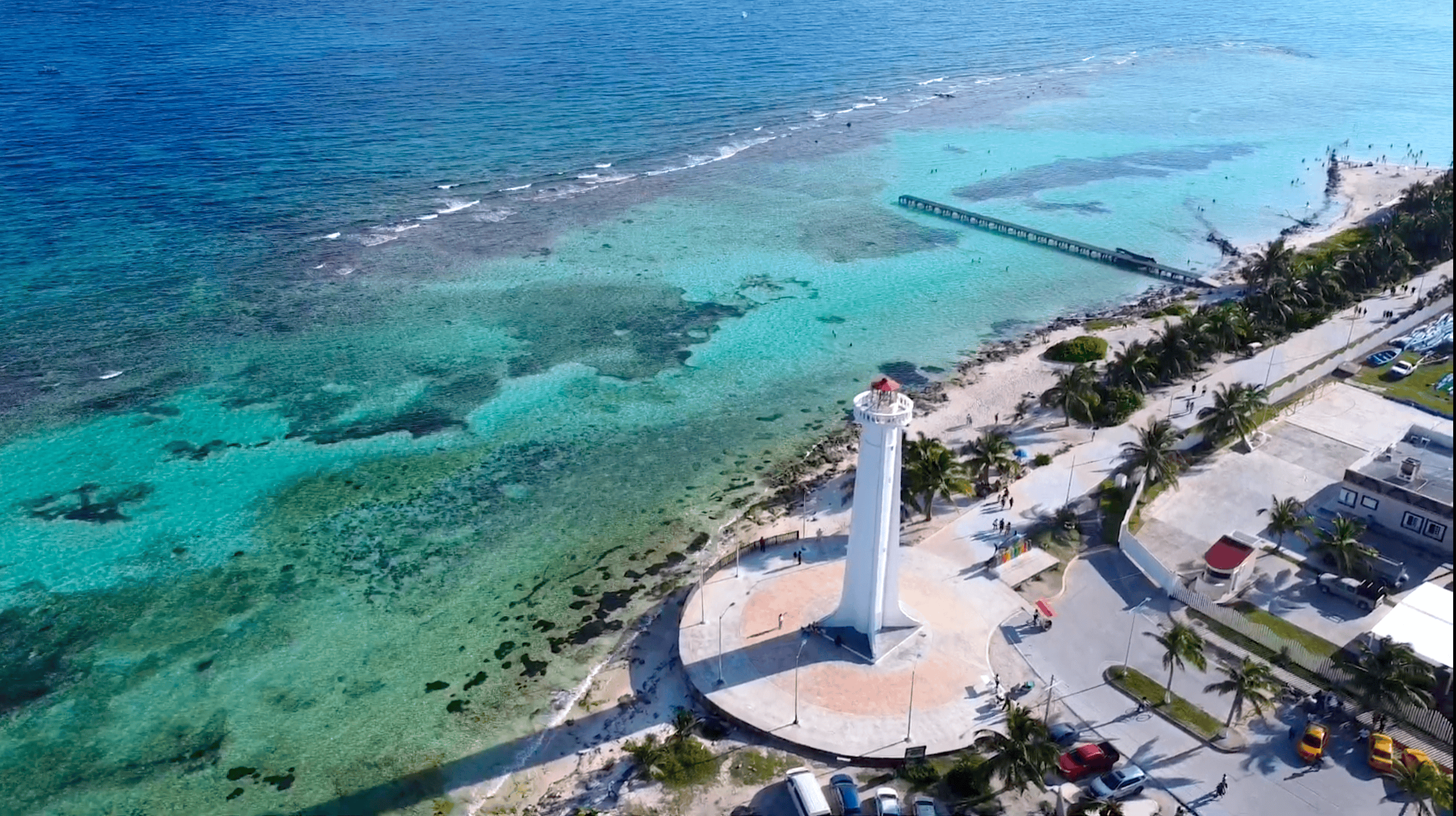 faro de Mahahual con vistas de dron